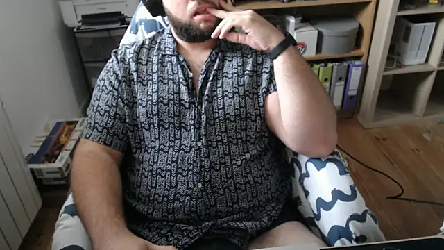 Snapshot of chubbear_fr chatting on October 2025 10:05:01 AM chubbear fr online show from October 2025 10:05:01 AM