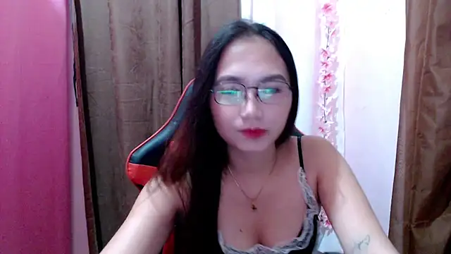 Snapshot of pinayscarlet chatting on October 2025 11:42:02 AM pinayscarlet online show from October 2025 11:42:02 AM