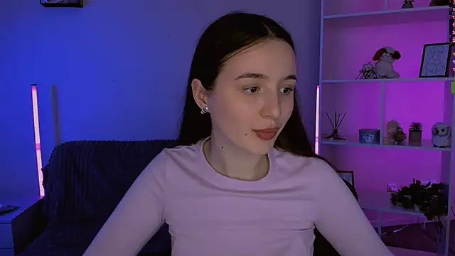 leslie bird online show from December 2025 12:58:02 PM