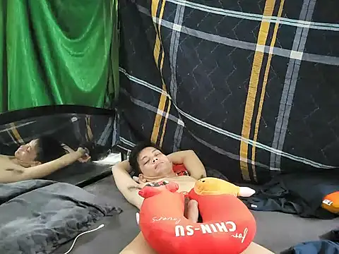 Snapshot of Rty-HF chatting on October 2025 06:16:02 PM Rty-HF online show from October 2025 06:16:02 PM