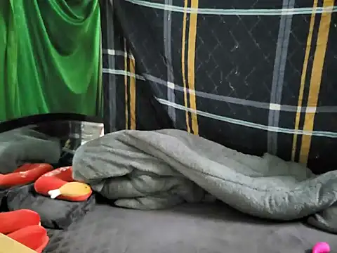 Snapshot of Rty-HF chatting on October 2025 06:01:01 PM Rty-HF online show from October 2025 06:01:01 PM