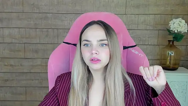 Snapshot of AnitaVenture chatting on September 2025 04:06:02 AM AnitaVenture online show from September 2025 04:06:02 AM