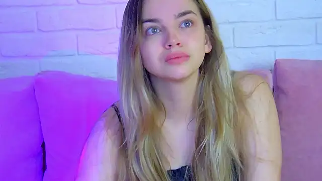 Snapshot of AnitaVenture chatting on October 2025 04:10:02 AM AnitaVenture online show from October 2025 04:10:02 AM