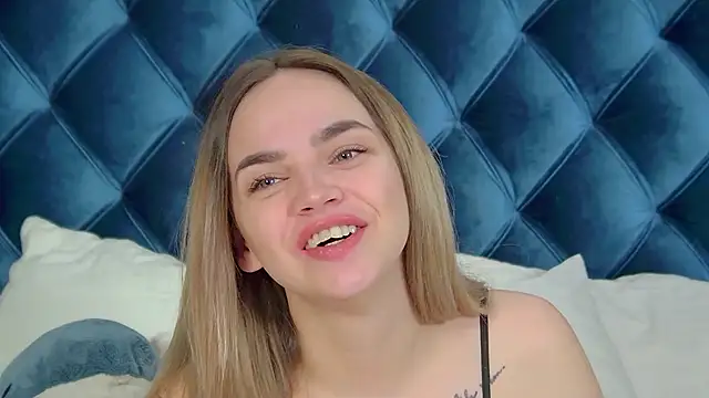 Snapshot of AnitaVenture chatting on November 2025 04:23:02 AM AnitaVenture online show from November 2025 04:23:02 AM