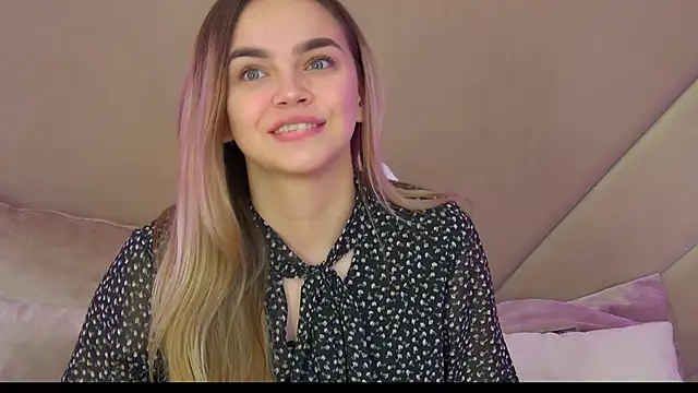 Snapshot of AnitaVenture chatting on November 2025 04:24:01 AM AnitaVenture online show from November 2025 04:24:01 AM