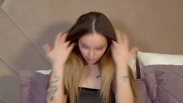 AnitaVenture online show from April 2026 04:11:02 PM