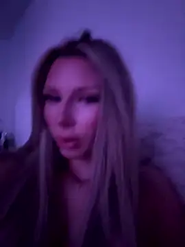 blondeeee online show from January 2026 04:45:01 PM