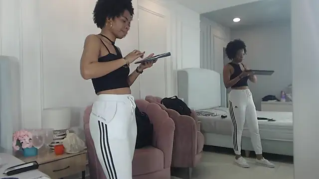 ChantalGarner online show from December 2025 01:04:02 PM