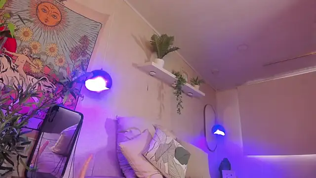 Snapshot of Violeta_dh chatting on October 2025 12:06:02 PM Violeta dh online show from October 2025 12:06:02 PM