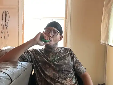 ThrowedWorldWide online show from December 2025 04:14:01 PM