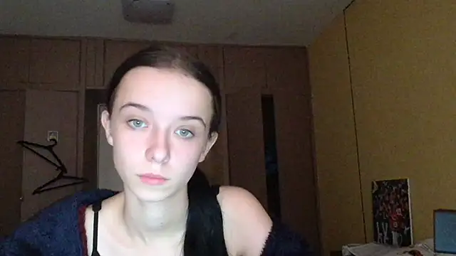 Snapshot of Emilia_Light chatting on October 2025 06:00:01 AM Emilia Light online show from October 2025 06:00:01 AM