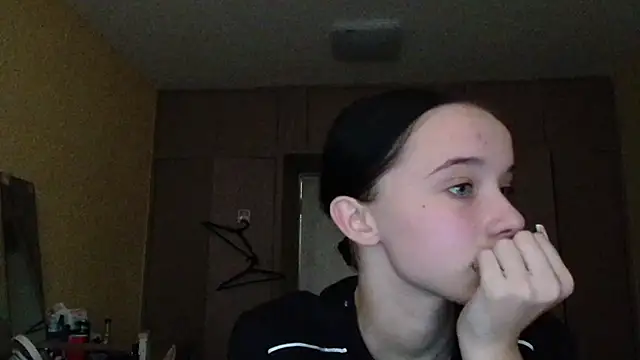 Snapshot of Emilia_Light chatting on October 2025 05:50:02 AM Emilia Light online show from October 2025 05:50:02 AM