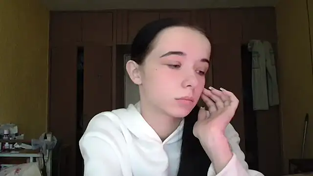 Snapshot of Emilia_Light chatting on October 2025 09:43:01 AM Emilia Light online show from October 2025 09:43:01 AM