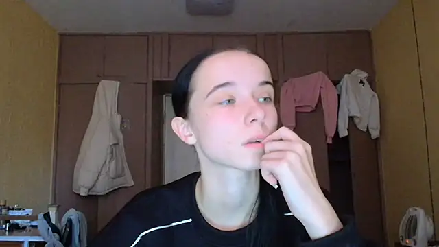 Snapshot of Emilia_Light chatting on October 2025 07:32:01 AM Emilia Light online show from October 2025 07:32:01 AM