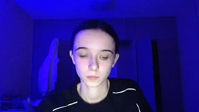 Snapshot of Emilia_Light chatting on November 2025 06:24:02 AM Emilia Light online show from November 2025 06:24:02 AM