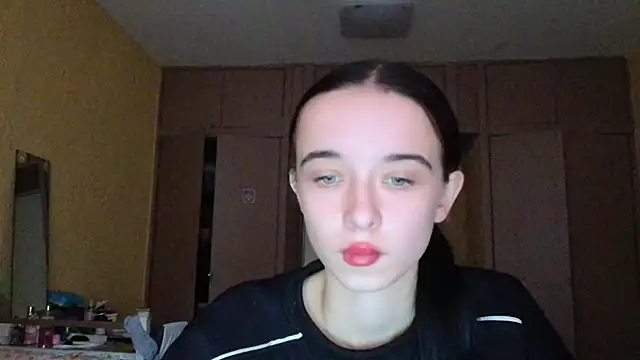 Snapshot of Emilia_Light chatting on November 2025 07:35:02 AM Emilia Light online show from November 2025 07:35:02 AM