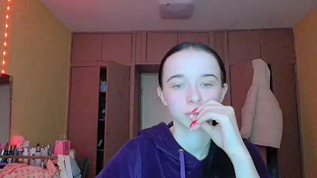 Emilia Light online show from March 2026 06:36:02 AM