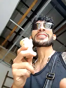 Snapshot of kingbickcockDn chatting on October 2025 03:42:01 PM kingbickcockDn online show from October 2025 03:42:01 PM