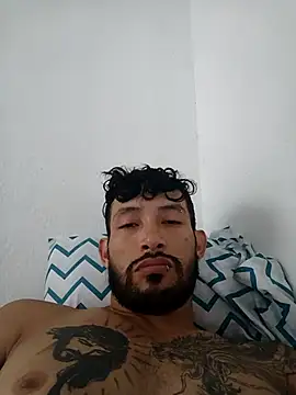 Snapshot of kingbickcockDn chatting on October 2025 12:03:02 PM kingbickcockDn online show from October 2025 12:03:02 PM