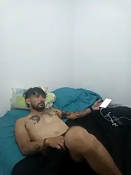 Snapshot of kingbickcockDn chatting on October 2025 01:06:01 AM kingbickcockDn online show from October 2025 01:06:01 AM