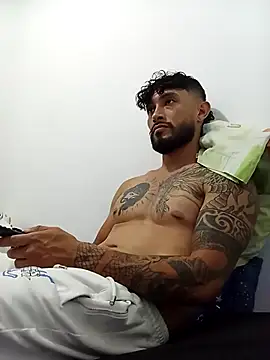 Snapshot of kingbickcockDn chatting on November 2025 03:34:01 AM kingbickcockDn online show from November 2025 03:34:01 AM