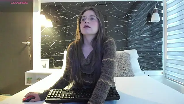 ZOE LE online show from February 2026 11:48:02 AM