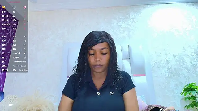 Layla lell online show from April 2026 12:42:01 PM