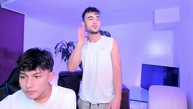 Spaceboys18 online show from October 2025 01:13:01 AM