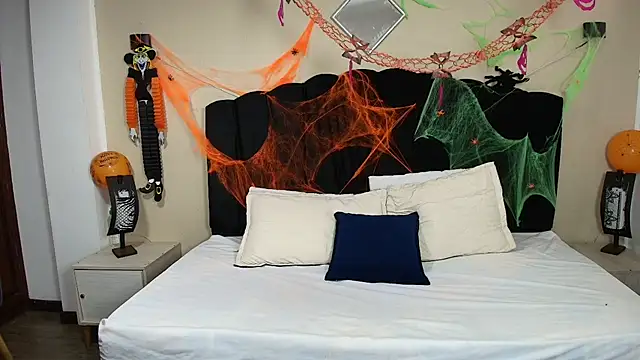 GabySweett  online show from October 2025 01:40:02 PM