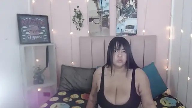 Snapshot of Cassie_Lane chatting on October 2025 07:25:02 PM Cassie Lane online show from October 2025 07:25:02 PM