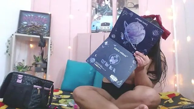 Snapshot of Cassie_Lane chatting on November 2025 07:46:02 PM Cassie Lane online show from November 2025 07:46:02 PM