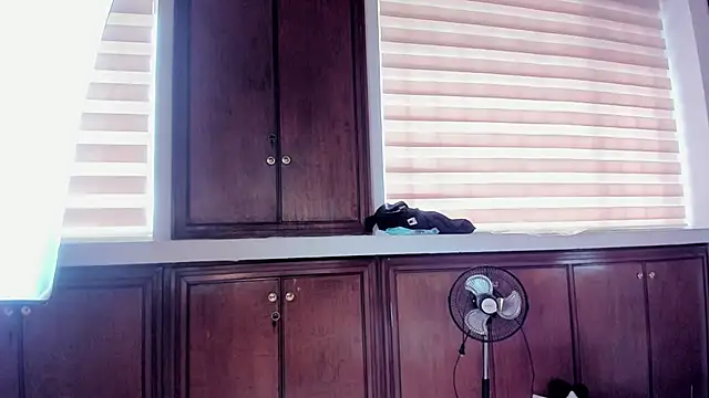 Violet Anders online show from October 2025 08:17:01 PM