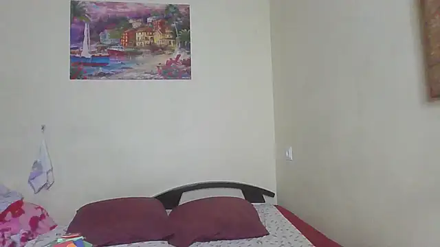 QueenMomyS online show from May 2026 06:45:02 PM