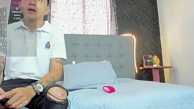 CharlotteAndSimon online show from February 2026 02:25:02 PM