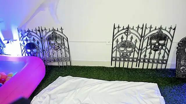 LiilithStone online show from October 2025 12:05:01 PM