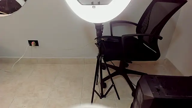 Snapshot of Angelina_Roa chatting on October 2025 07:25:02 PM Angelina Roa online show from October 2025 07:25:02 PM