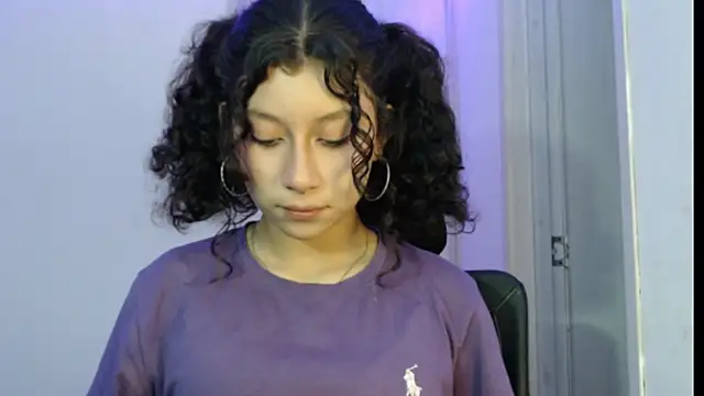 Snapshot of Ivonnybonn chatting on October 2025 06:25:01 AM Ivonnybonn online show from October 2025 06:25:01 AM