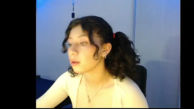 Snapshot of Ivonnybonn chatting on October 2025 04:40:02 AM Ivonnybonn online show from October 2025 04:40:02 AM