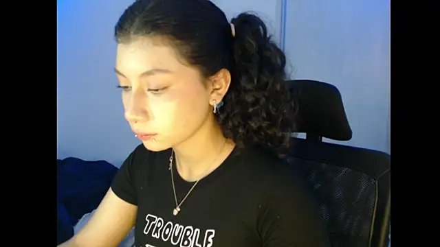 Snapshot of Ivonnybonn chatting on November 2025 04:45:02 AM Ivonnybonn online show from November 2025 04:45:02 AM