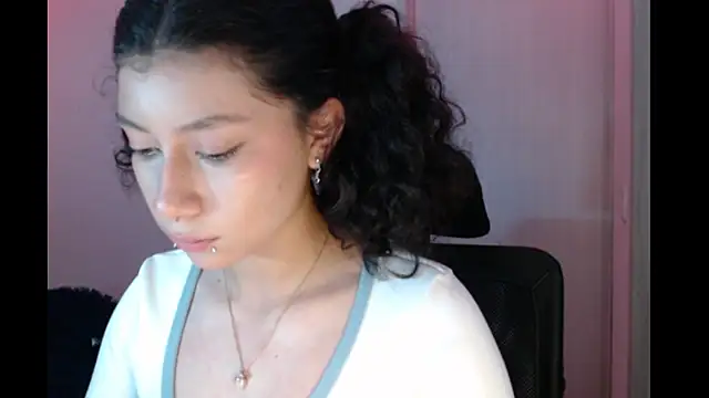 Snapshot of Ivonnybonn chatting on November 2025 05:52:01 AM Ivonnybonn online show from November 2025 05:52:01 AM