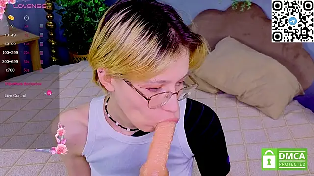 Sharlikiss online show from April 2026 03:37:01 PM