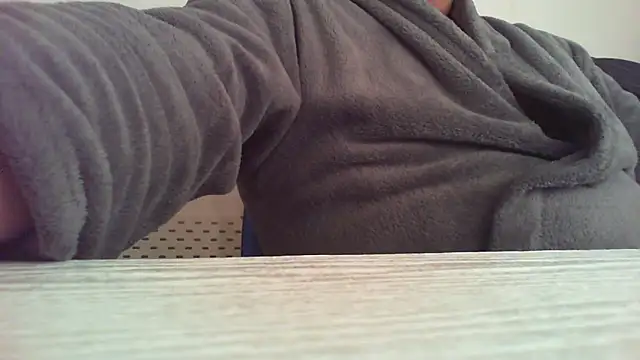Snapshot of morenet_festero chatting on April 2026 02:47:02 PM morenet festero online show from April 2026 02:47:02 PM