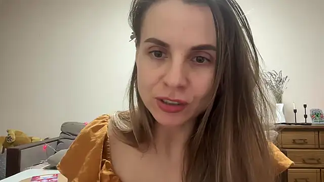 AnnieLove7722 online show from December 2025 02:46:02 PM