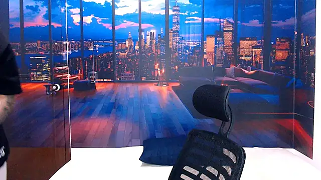 Snapshot of RomeoMillerr chatting on October 2025 07:03:01 PM RomeoMillerr online show from October 2025 07:03:01 PM