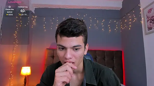 Enzo Martinez18 online show from September 2025 02:21:01 PM
