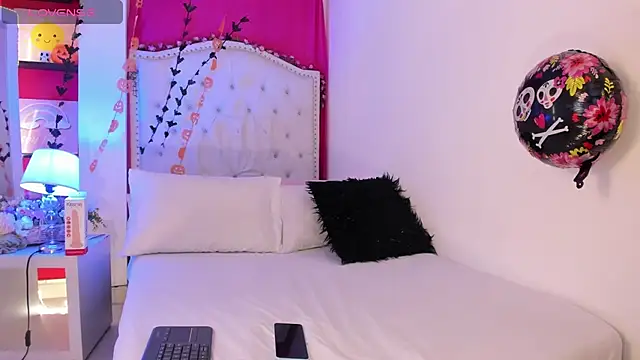 Snapshot of XaanderGrey chatting on October 2025 07:27:02 PM XaanderGrey online show from October 2025 07:27:02 PM