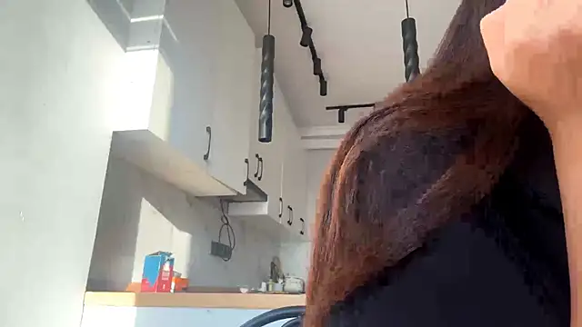 Snapshot of Ur_neighbor_Kira chatting on October 2025 11:07:02 AM Ur neighbor Kira online show from October 2025 11:07:02 AM