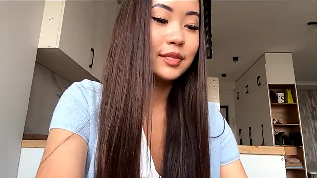 Snapshot of Ur_neighbor_Kira chatting on October 2025 11:09:02 AM Ur neighbor Kira online show from October 2025 11:09:02 AM