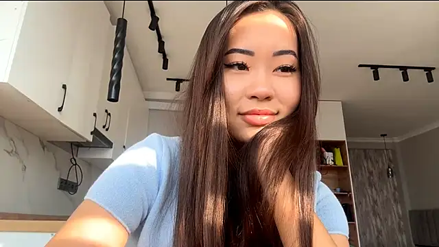 Snapshot of Ur_neighbor_Kira chatting on October 2025 09:17:04 AM Ur neighbor Kira online show from October 2025 09:17:04 AM