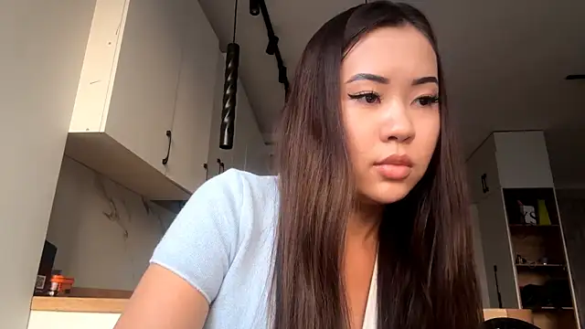 Snapshot of Ur_neighbor_Kira chatting on October 2025 11:51:02 AM Ur neighbor Kira online show from October 2025 11:51:02 AM